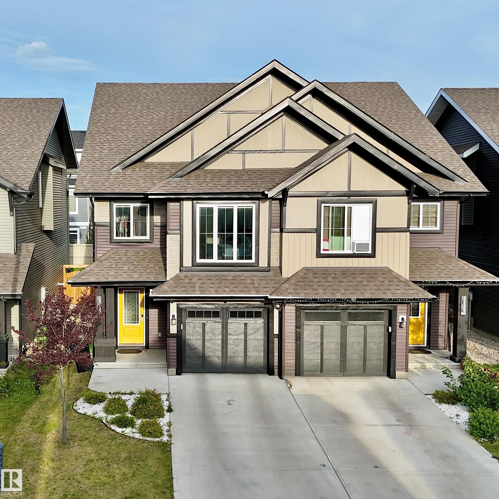 Property Photo: 2284 Chokecherry Cl SW AB T6X 2M6