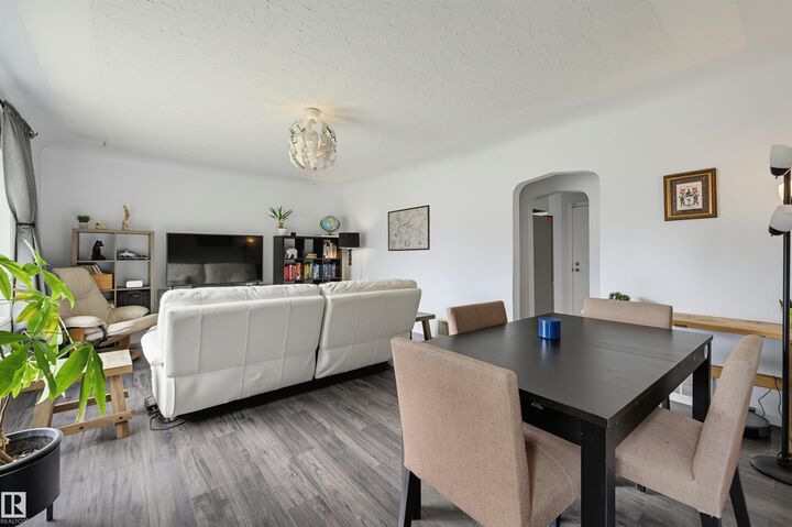 Property Photo:  10670 61 Avenue NW  AB T6H 1L7 