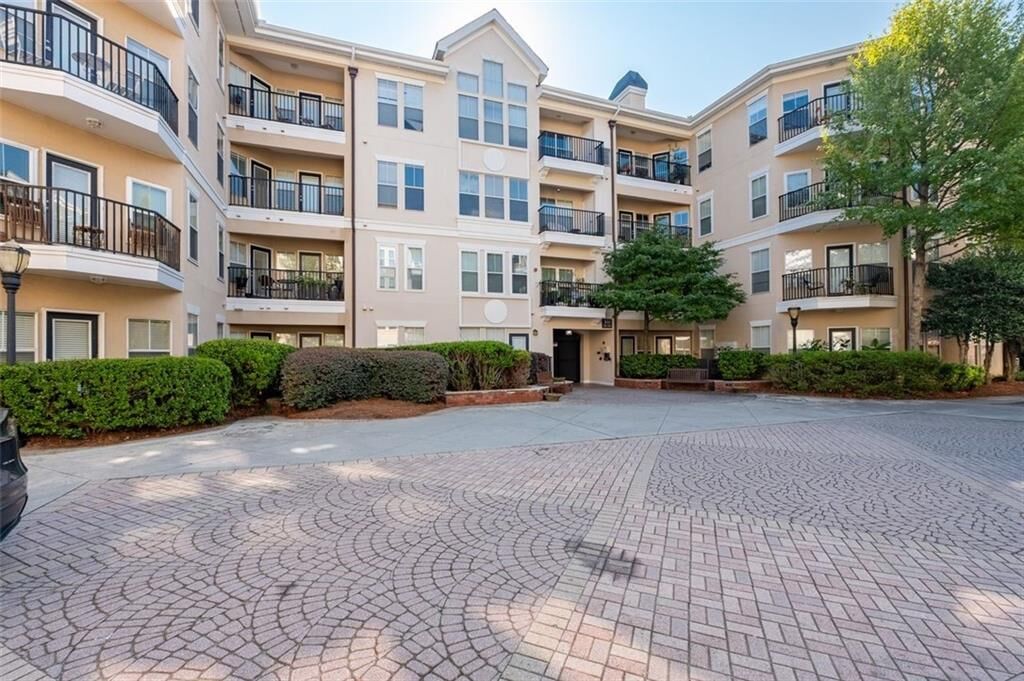 Property Photo:  1850 Cotillion Drive 3419  GA 30338 