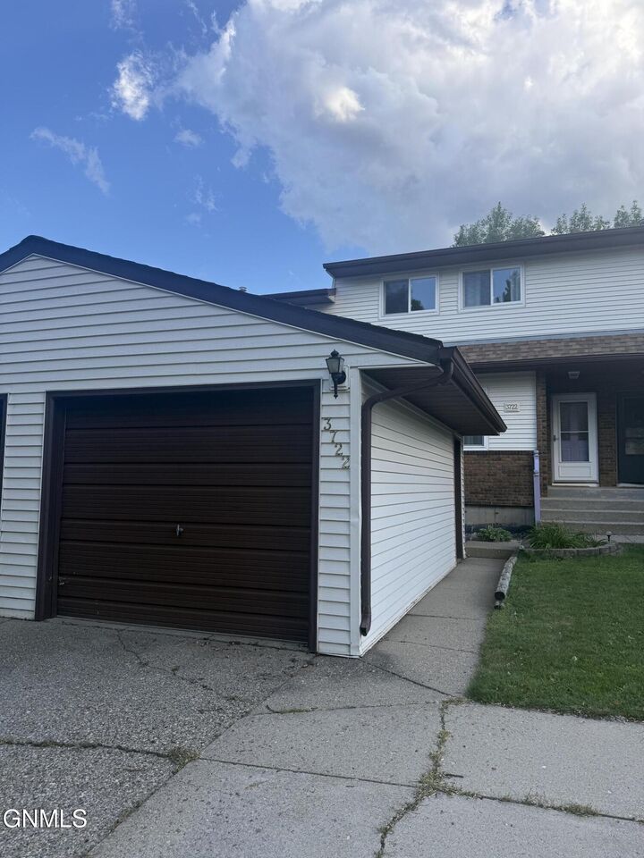 Property Photo:  3722 Renee Drive  ND 58503 