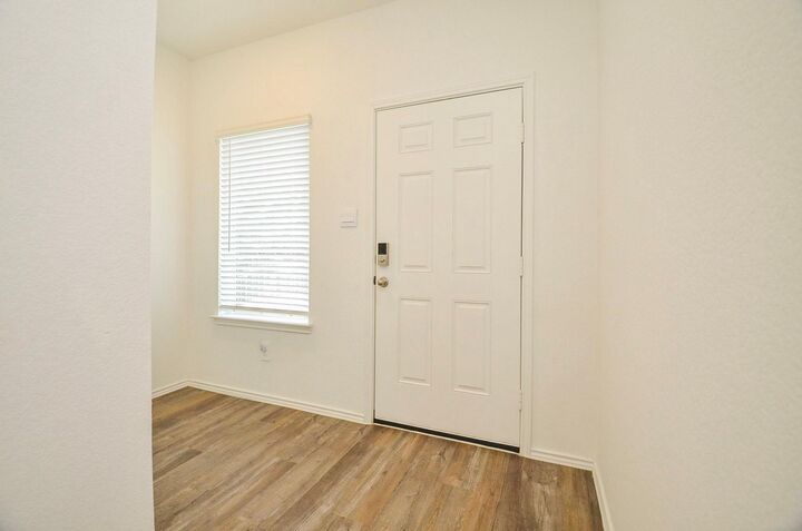 Property Photo: 5427 Magnolia Heath Lane TX 77373