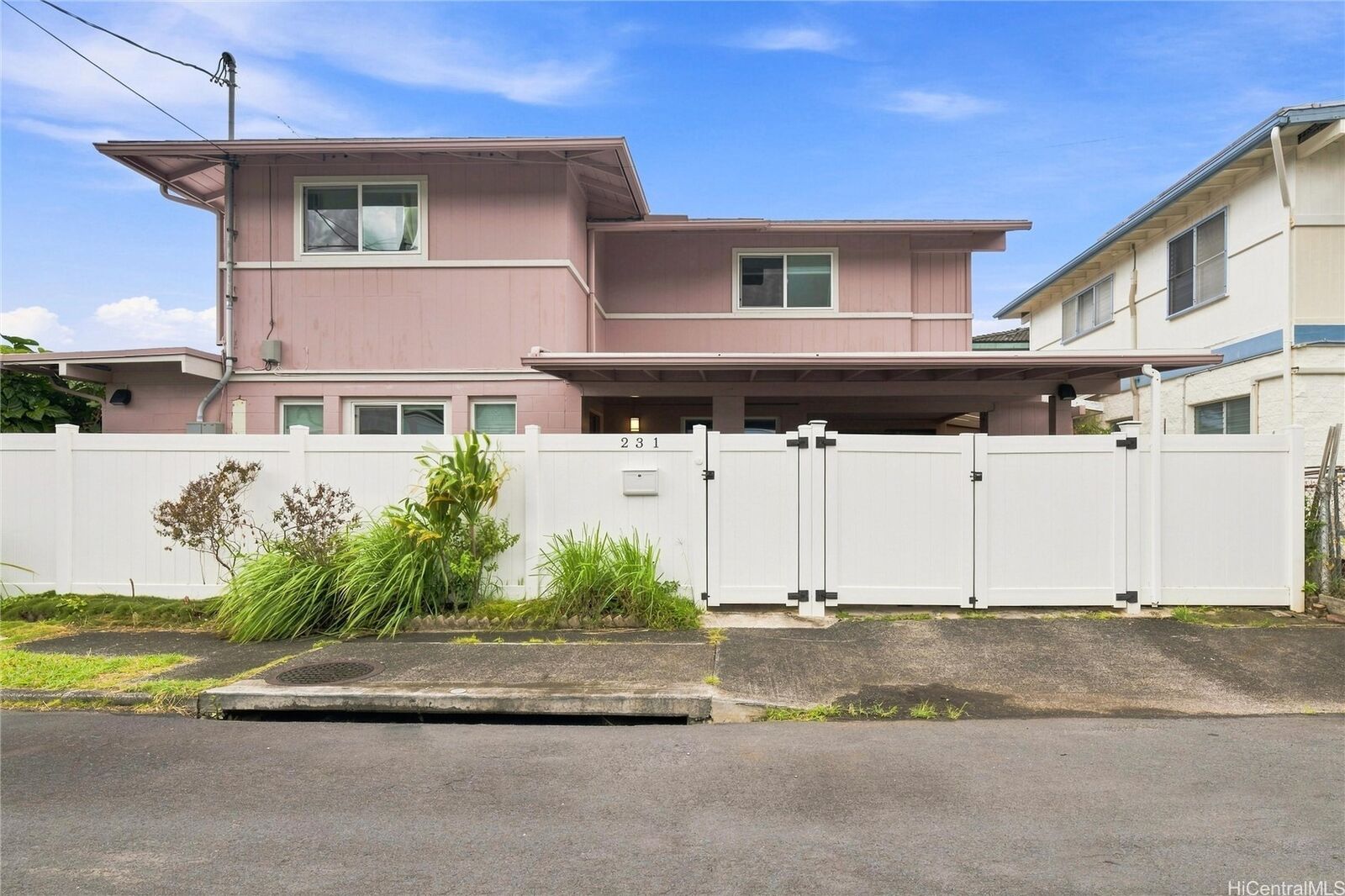Property Photo:  231 Naone Street  HI 96813 