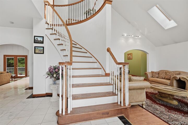 Property Photo:  18 Bray Farm Lane  NY 12590 