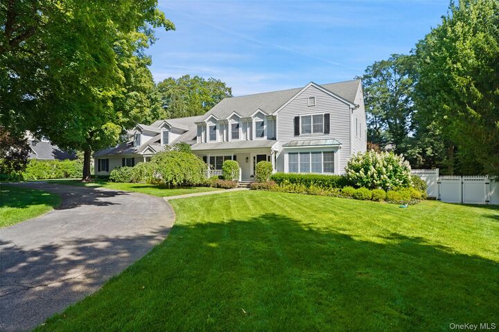 Property Photo:  6 Round House Court  NY 10506 