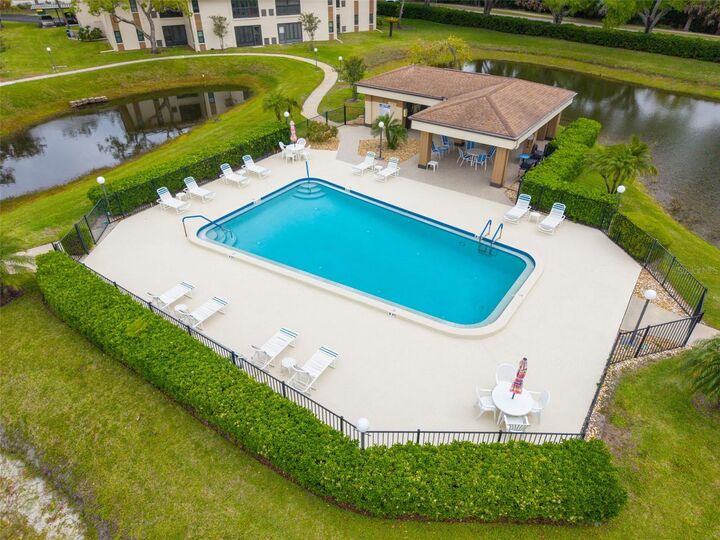 Property Photo: 2700 Nebraska Avenue 5-205 FL 34684