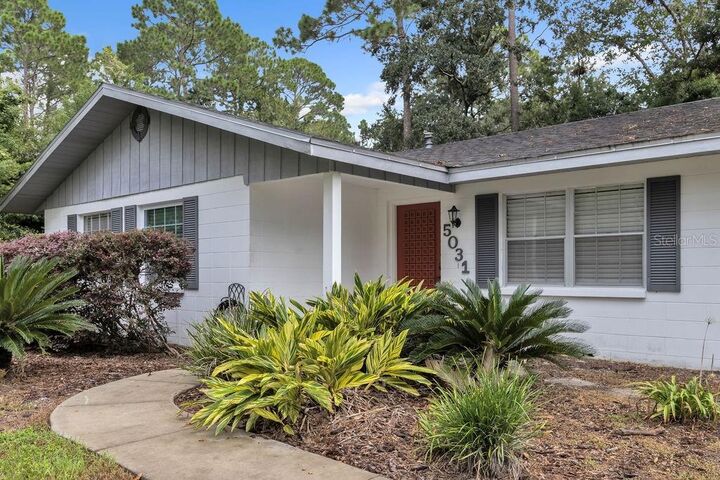 Property Photo:  5031 NW 28th Terrace  FL 32605 