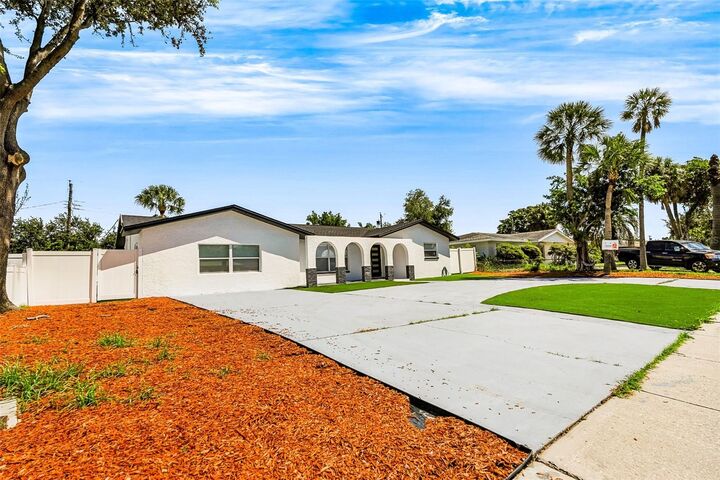 Property Photo:  1077 40th Avenue NE  FL 33703 