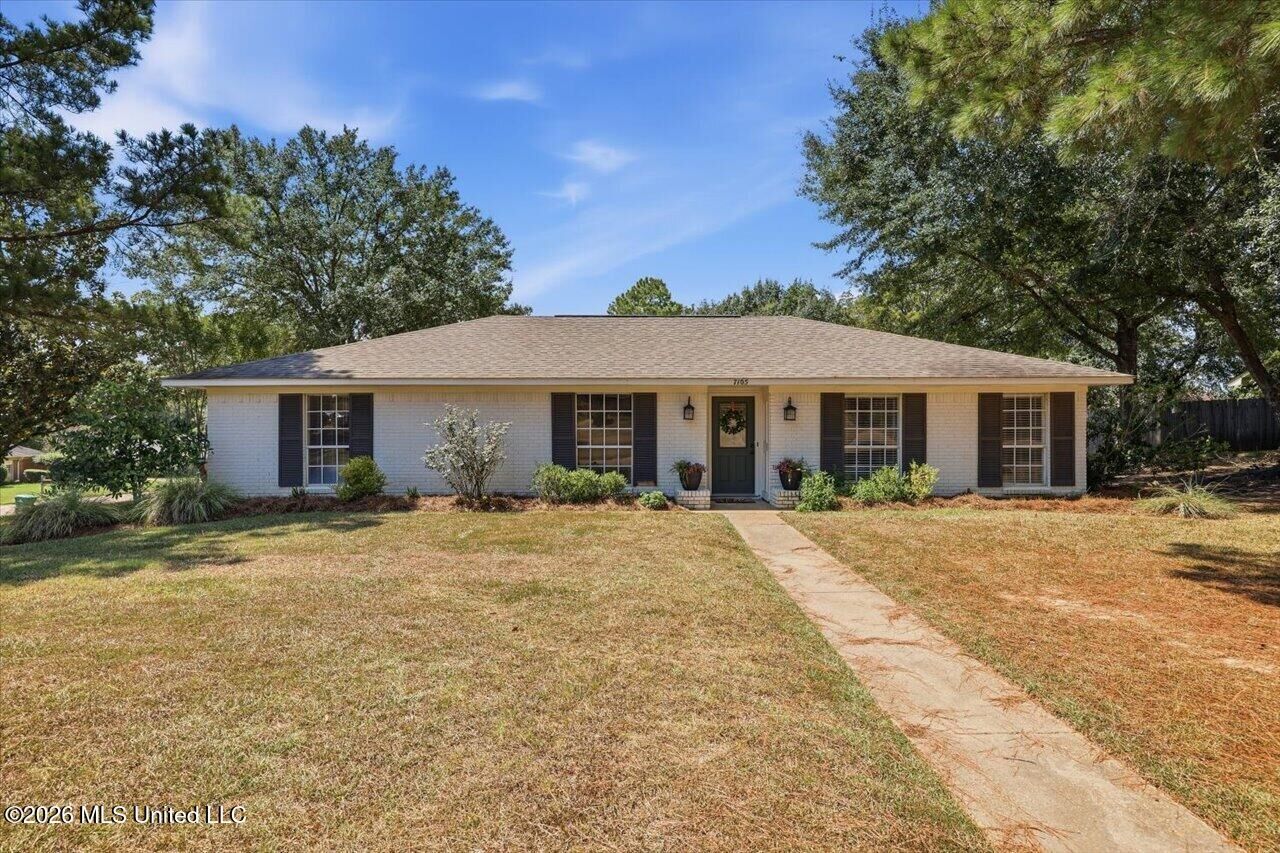 Property Photo: 7105 Edgewater Drive MS 39157