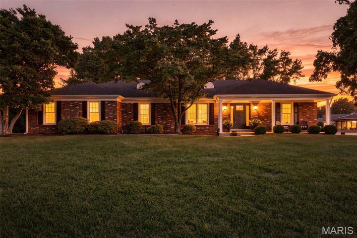 Property Photo: 315 Prince Towne Drive MO 63141