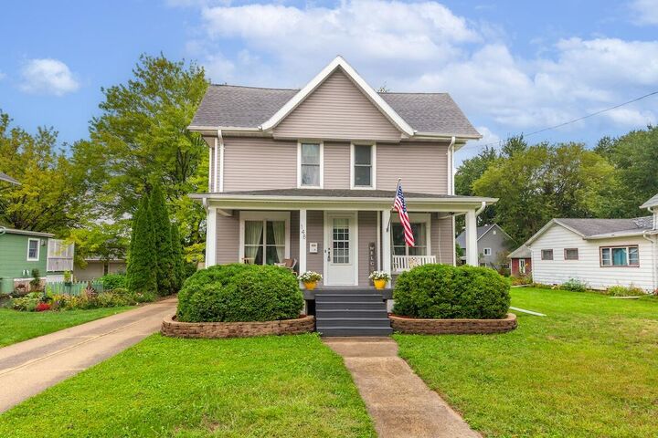 Property Photo:  148 E Washington St  WI 53551 