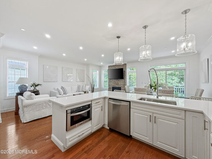Property Photo:  6 Cottrell Court  NJ 08857 