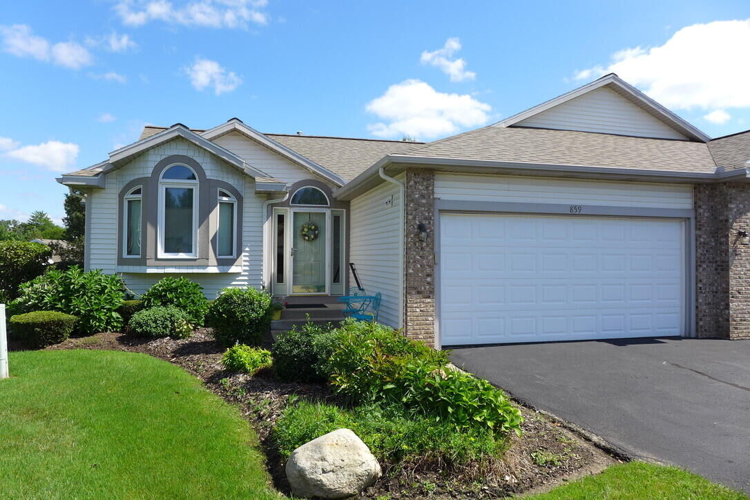 Property Photo: 859 Deerview Lane MI 49423