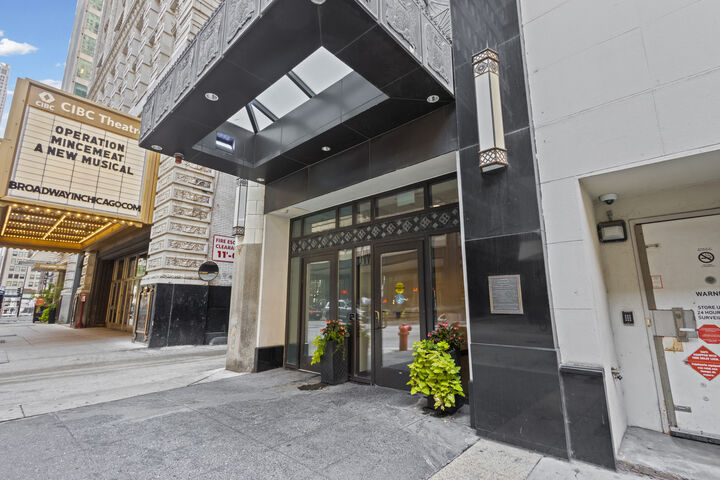Property Photo:  8 W Monroe Street 1103  IL 60603 