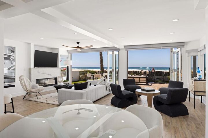 Property Photo:  2981 Ocean Front Walk 1  CA 92109 