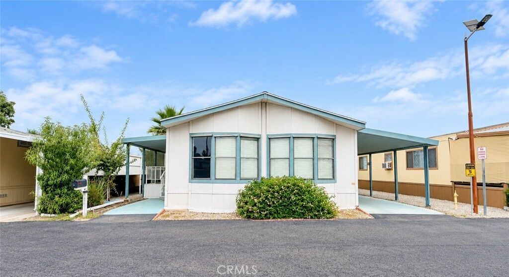 Property Photo:  530 W Devonshire 36  CA 92543 