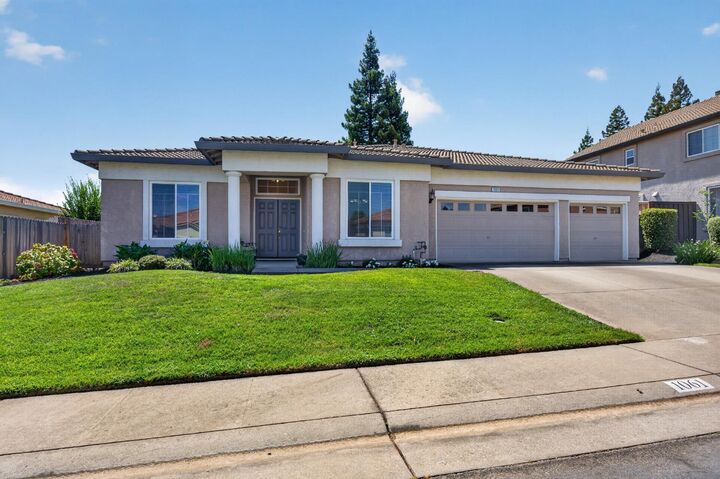 Property Photo: 1061 Pintail Circle CA 95630