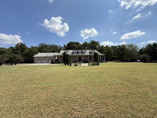 Property Photo:  2100 Corinth Rd  TN 37122 