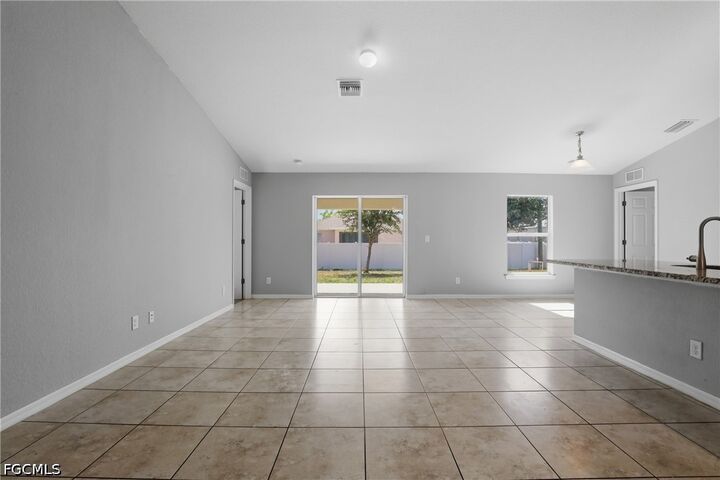 Property Photo: 1736 NE 1st Avenue FL 33909