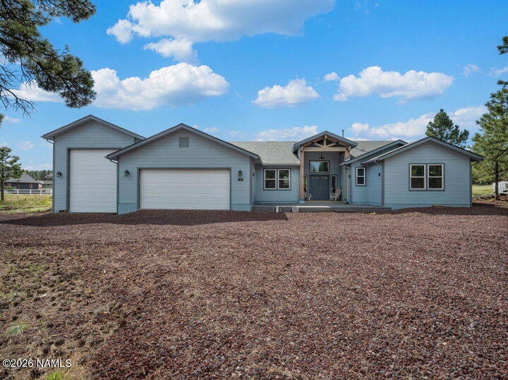 Property Photo:  145 N Lakeview Drive  AZ 86046 