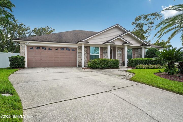 Property Photo: 12456 Red Mill Court FL 32224
