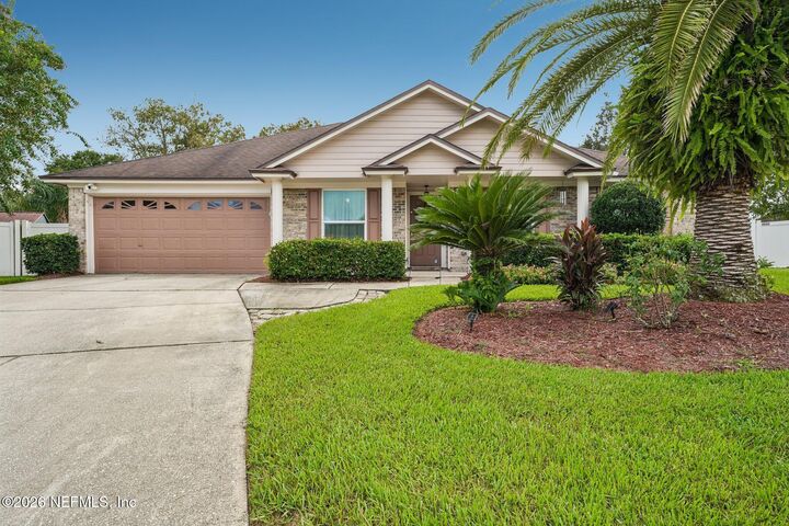 Property Photo: 12456 Red Mill Court FL 32224