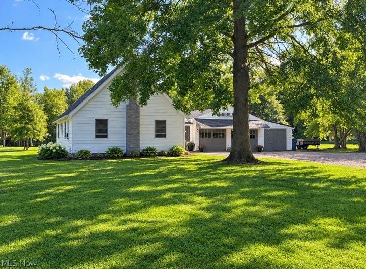 Property Photo:  10484 Knowlton Road  OH 44231 