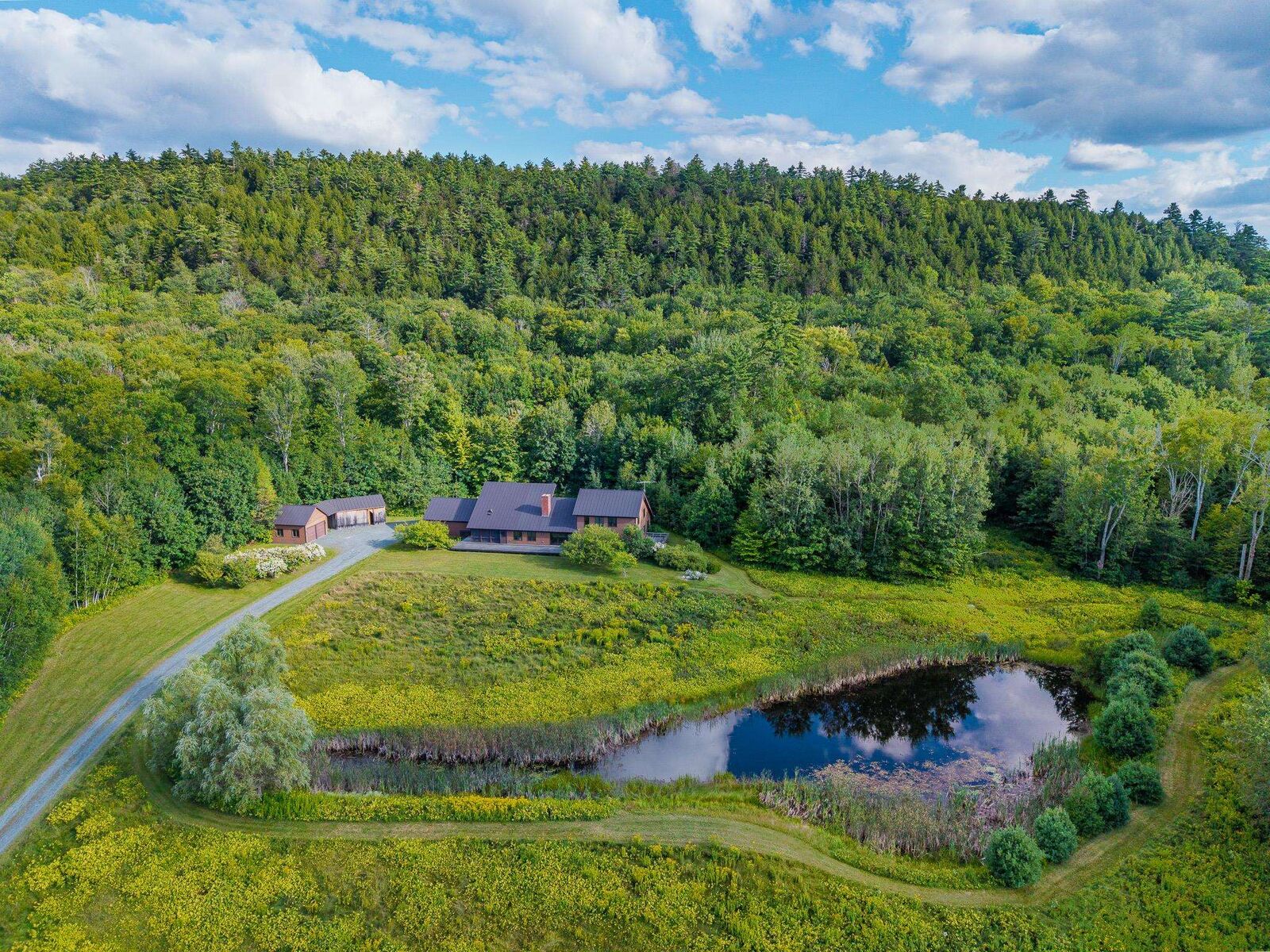 Property Photo: 42 Hardscrabble Lane NH 03768