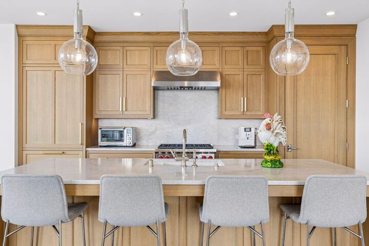 Property Photo: 1111 W River Parkway 18D MN 55415