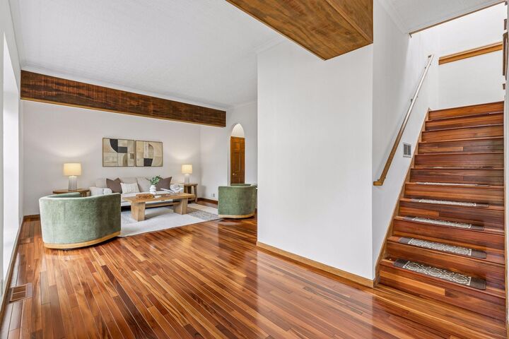 Property Photo:  3524 Hennepin Avenue 4  MN 55408 