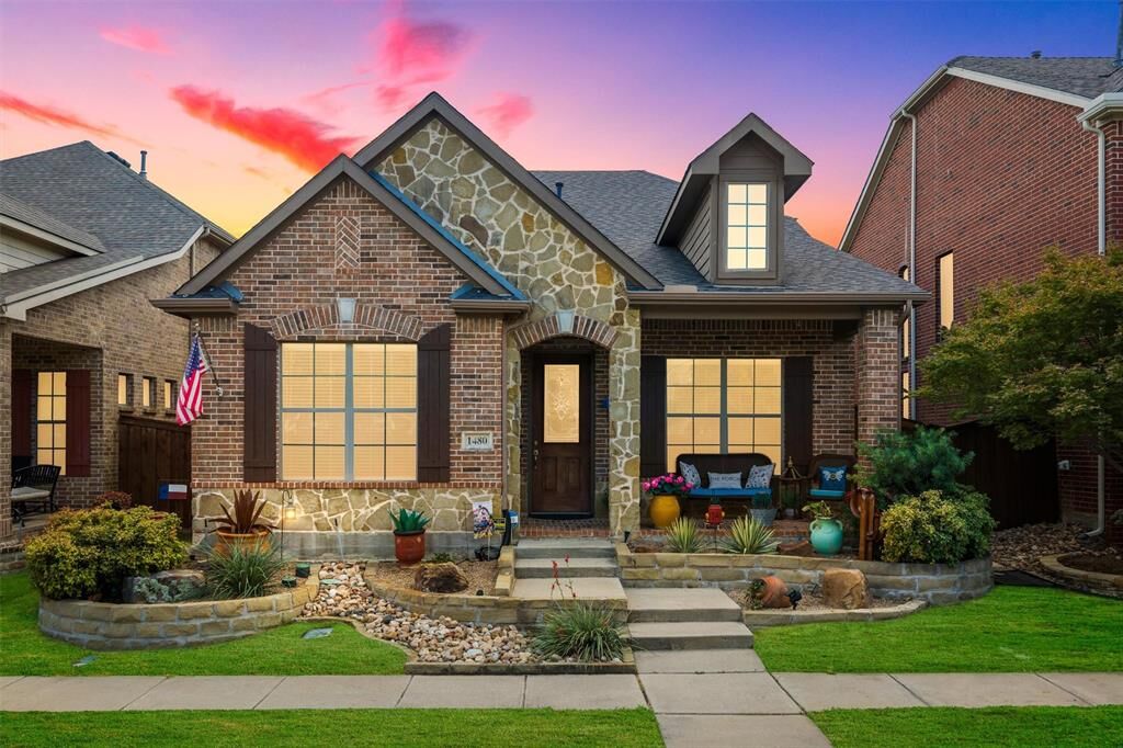 Property Photo:  1480 Bristol Lane  TX 75077 
