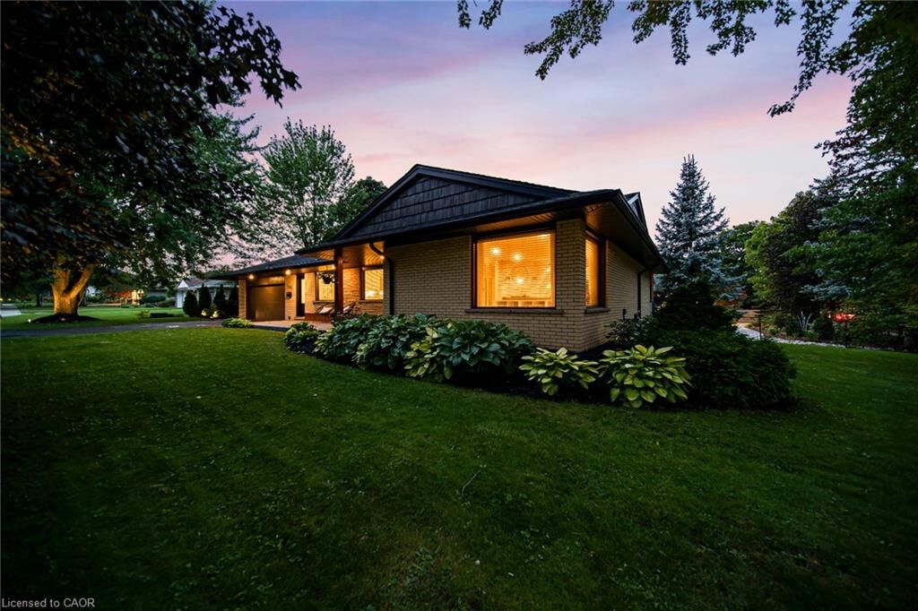 Property Photo:  220 Claremont Avenue  ON N2M 2R1 