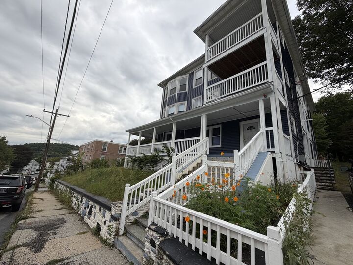 Property Photo:  99 Cross St 3F  MA 01550 