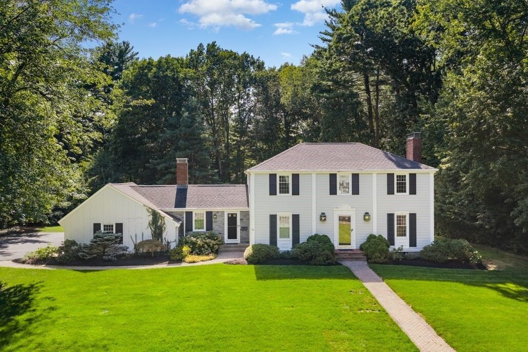 Property Photo:  24 Edgemere Rd  MA 01940 