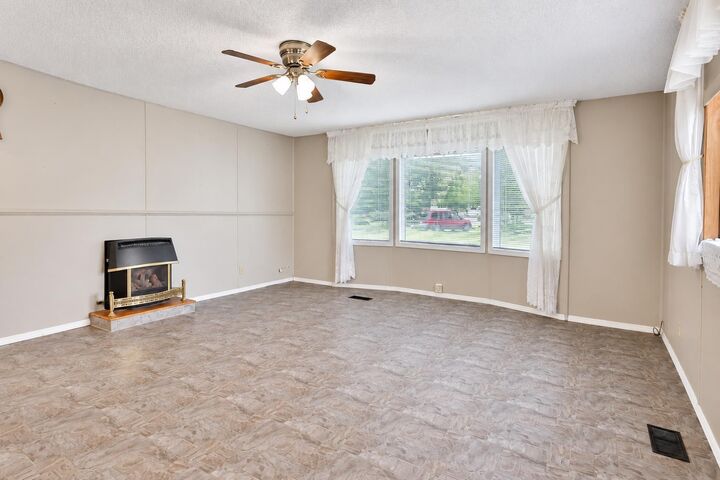 Property Photo:  2300 13 Street 278  AB T1H 4E8 