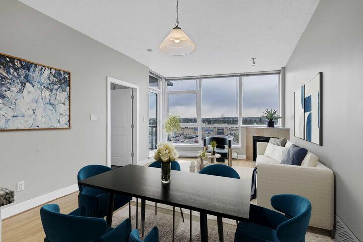 Property Photo: 77 Spruce Place SW 604 AB T3C 3X6
