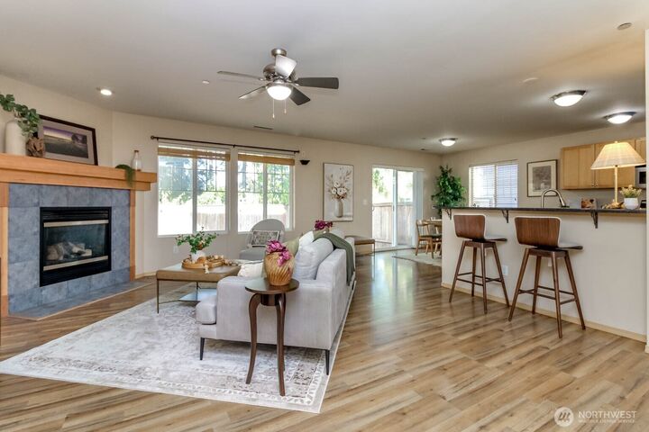 Property Photo:  1239  Evans Court  WA 98327 
