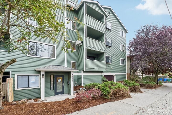 Property Photo:  8816  Nesbit Avenue N 203  WA 98103 