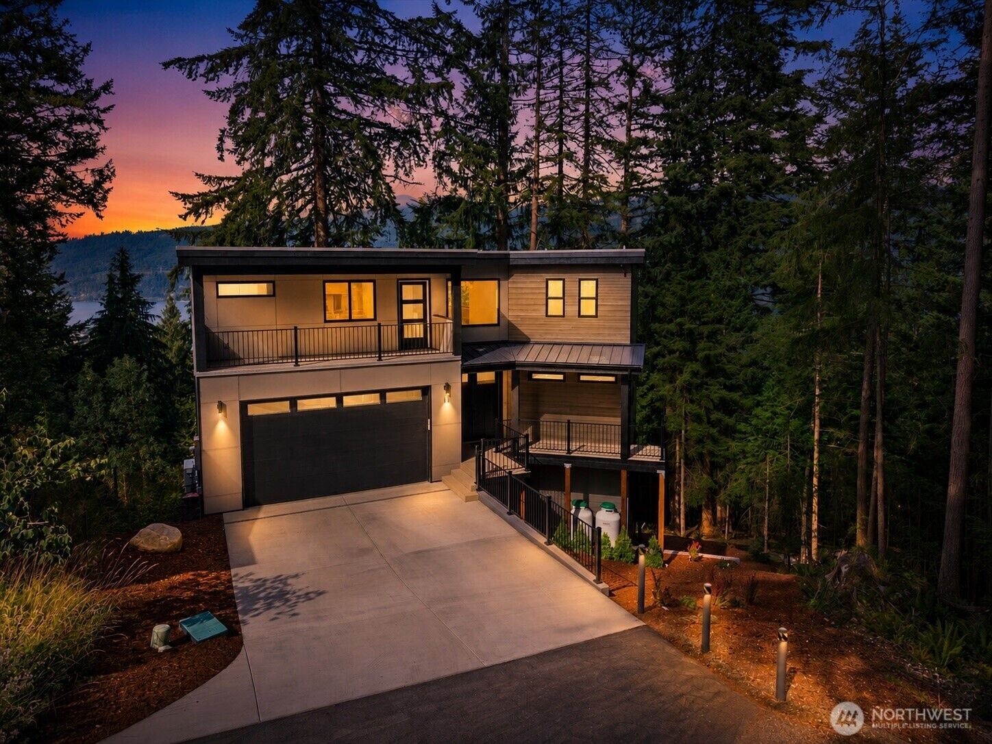 Property Photo:  11  Oval Court  WA 98229 