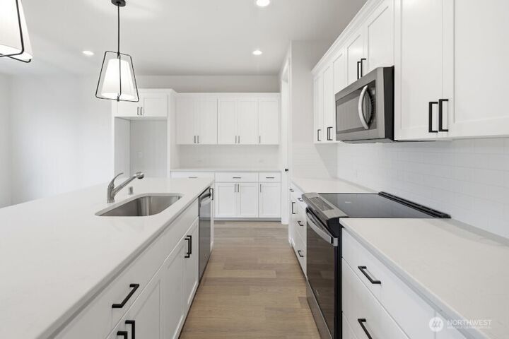 Property Photo:  1640  Lockridge Loop E 10  WA 98022 