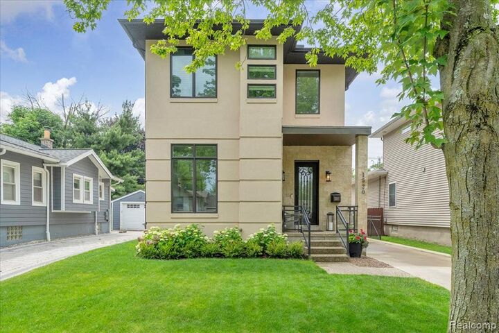 Property Photo: 1520 Bennaville Avenue MI 48009