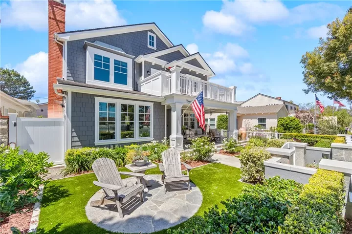 Property Photo:  817 Main Street  CA 92648 