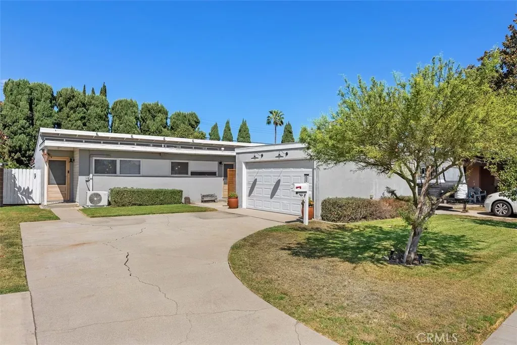 Property Photo:  9925 Rutland Avenue  CA 90605 