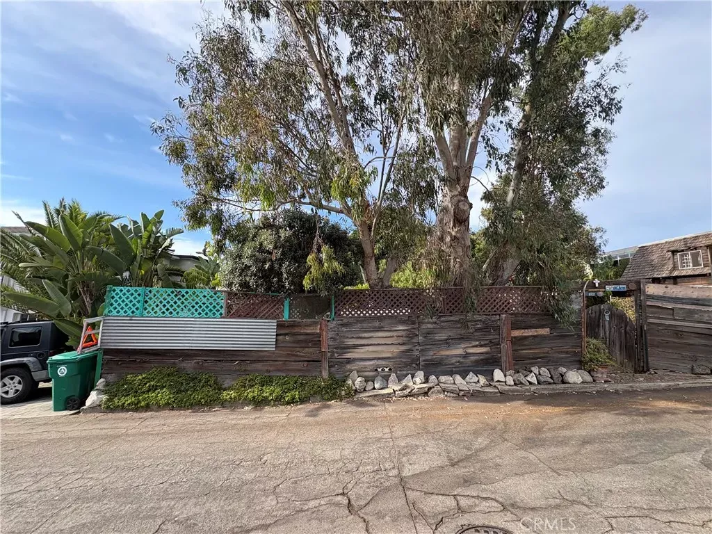 Property Photo:  1041 Boundary  CA 90266 