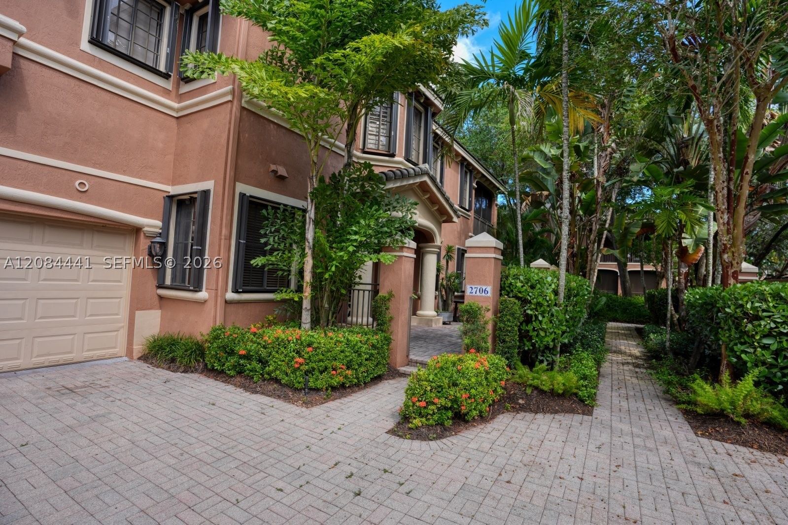 Property Photo: 2706 Kinsington Cir 23-2 FL 33332