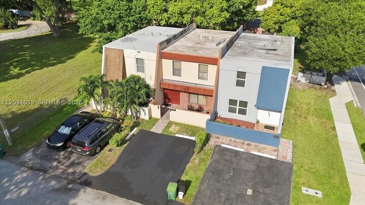 Property Photo:  7597 NW 75th Ave  FL 33321 
