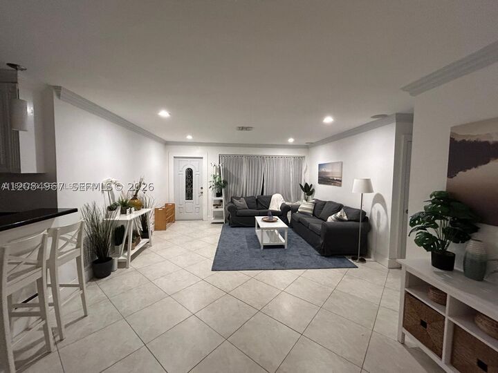 Property Photo: 1116 N 13th Ct FL 33019