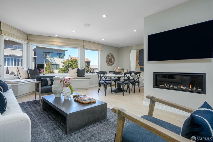 Property Photo: 1025 Lombard Street 4 CA 94109