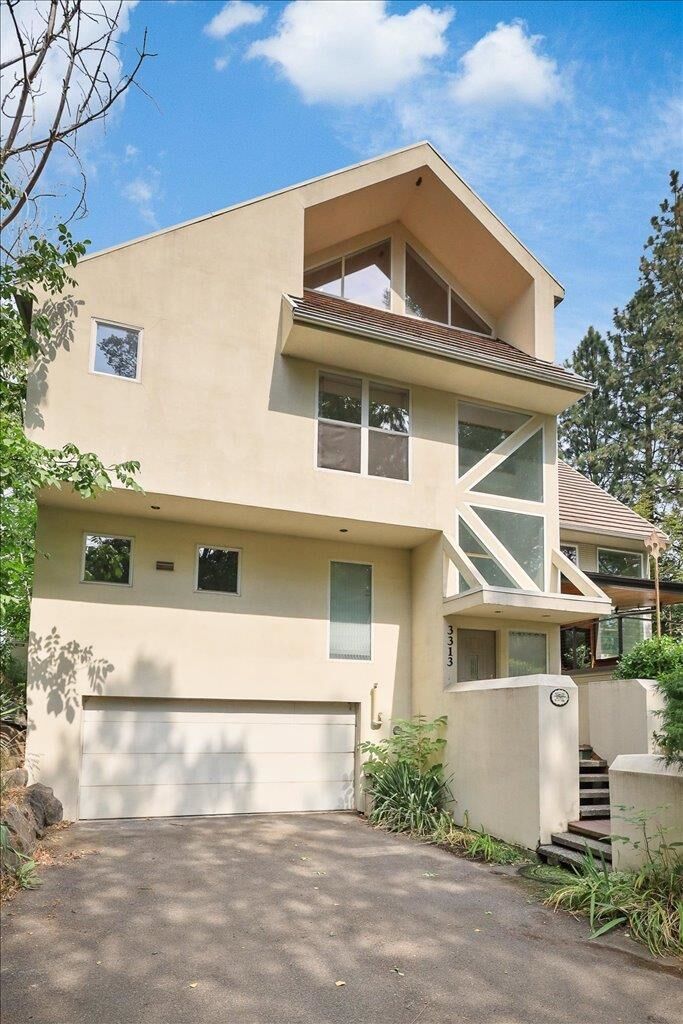 Property Photo: 3313 E 12th Ave WA 99202