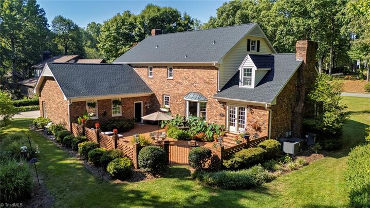 Property Photo: 5001 Edinborough Road NC 27406