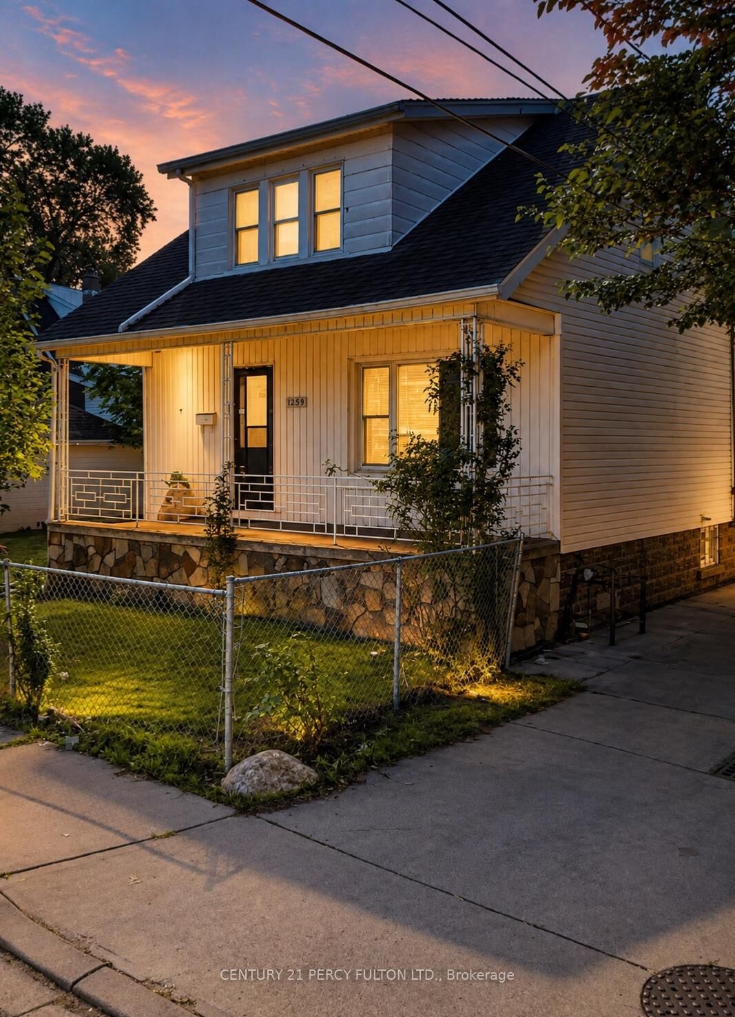 Property Photo:  1259 Cataraqui Street  ON N9A 3R2 